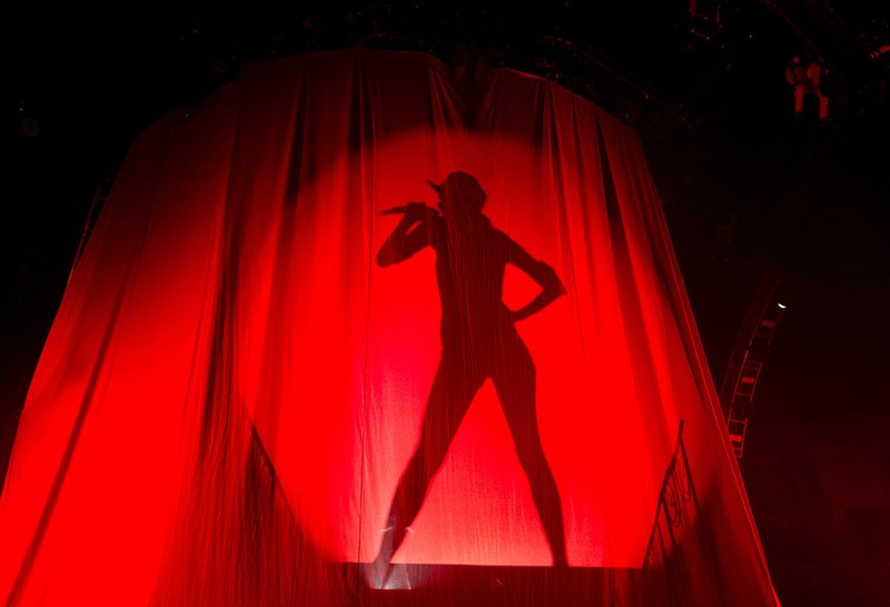 Taylor Swift — February 4 - London, United Kingdom — photo 92