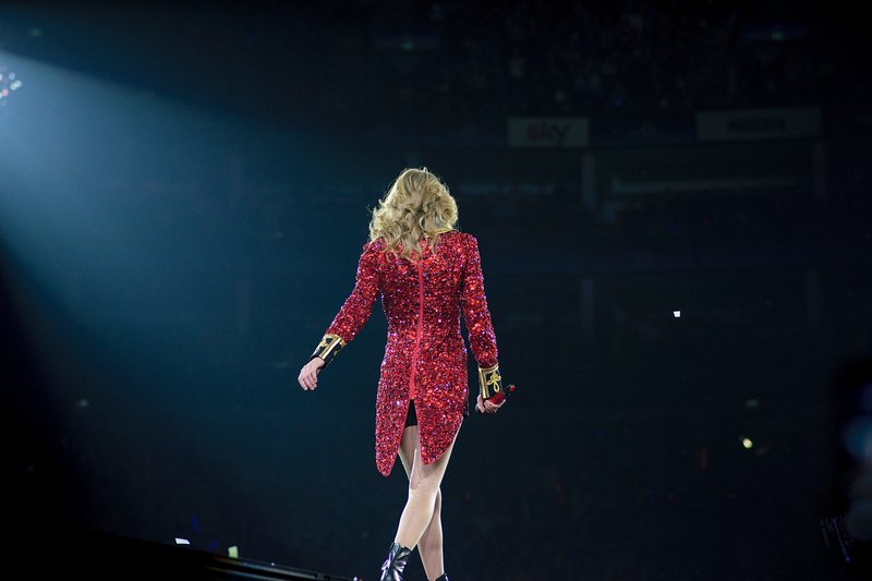 Taylor Swift — February 4 - London, United Kingdom — photo 98