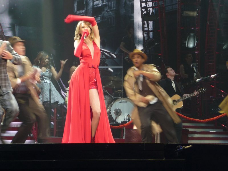 Taylor Swift — February 7 - Berlin, Germany — photo 46