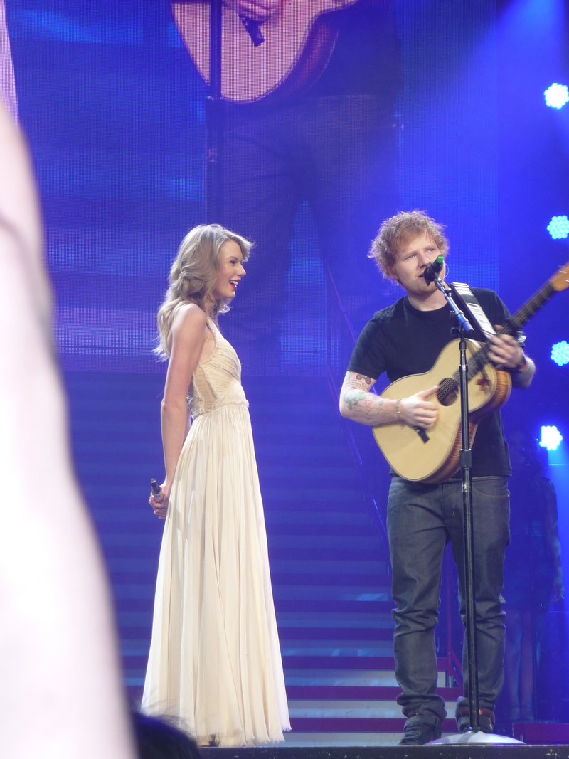 Taylor Swift — February 7 - Berlin, Germany — photo 67