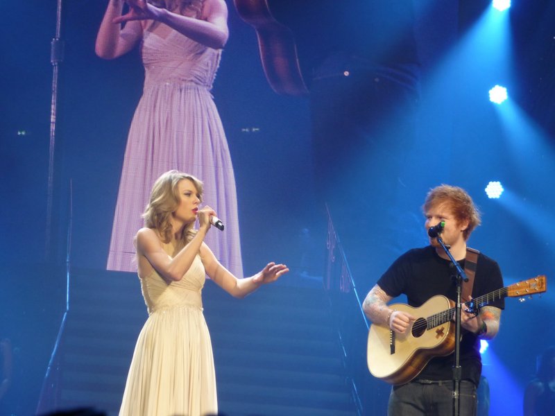 Taylor Swift — February 7 - Berlin, Germany — photo 70
