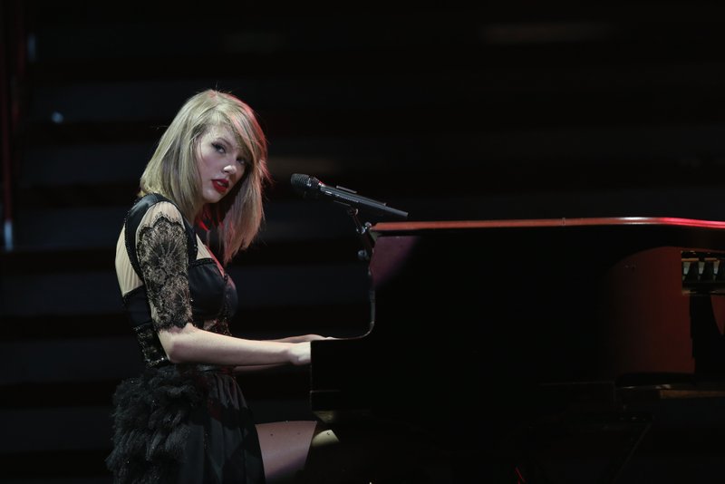 Taylor Swift — June 1 - Tokyo, Japan — photo 11