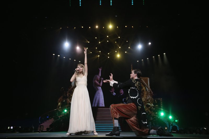 Taylor Swift — June 1 - Tokyo, Japan — photo 18