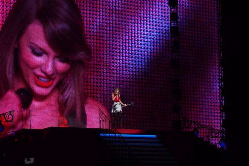 Taylor Swift — June 4 - Jakarta, Indonesia — photo 32