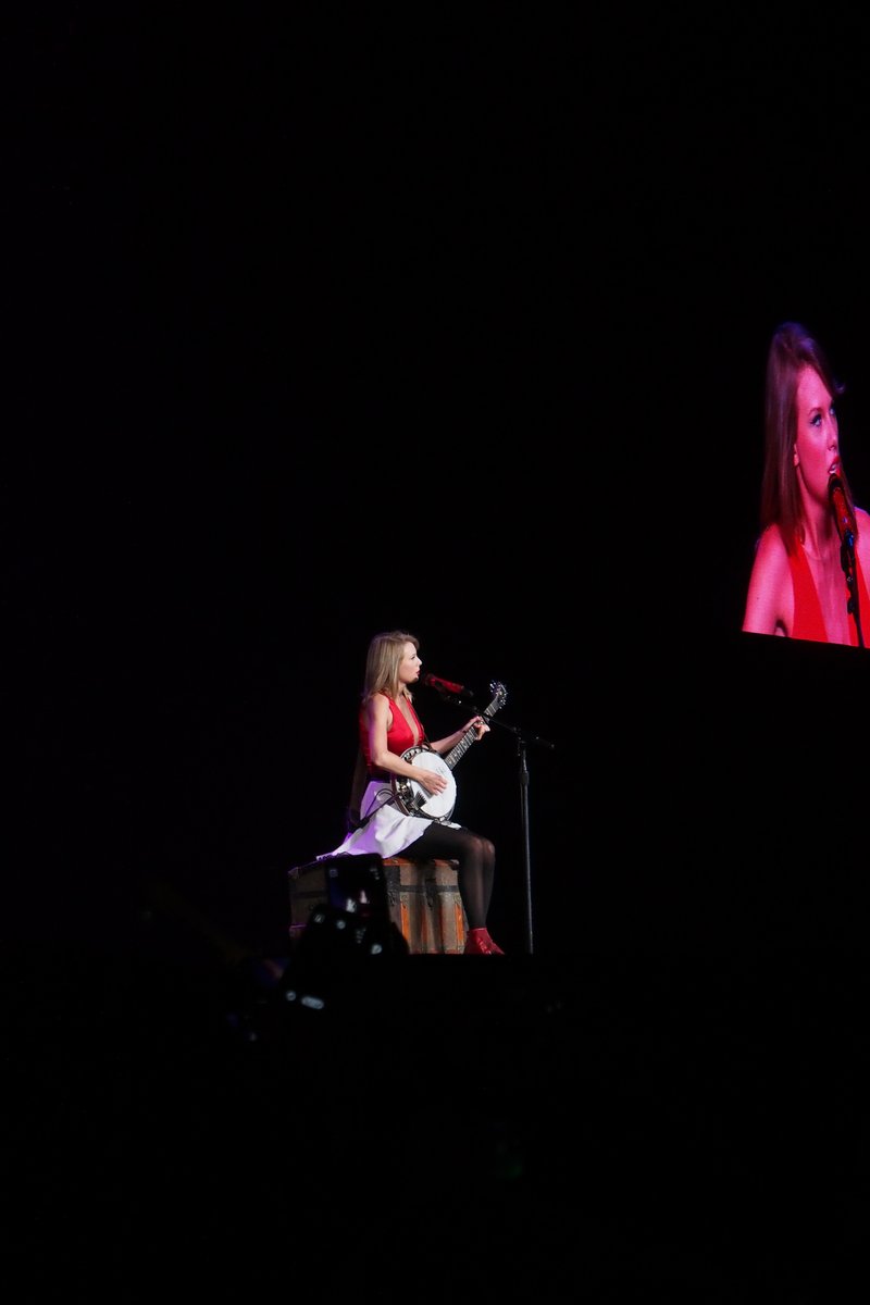 Taylor Swift — June 4 - Jakarta, Indonesia — photo 33