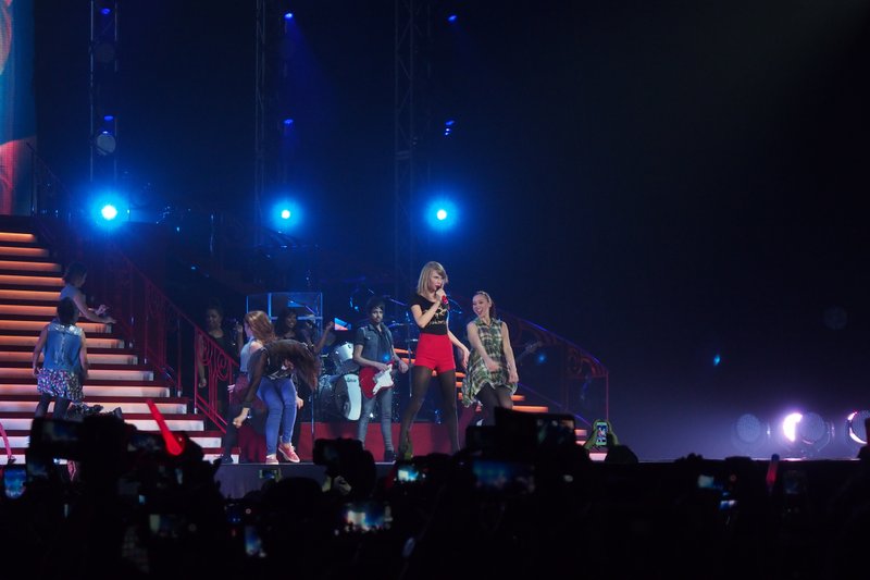 Taylor Swift — June 4 - Jakarta, Indonesia — photo 35