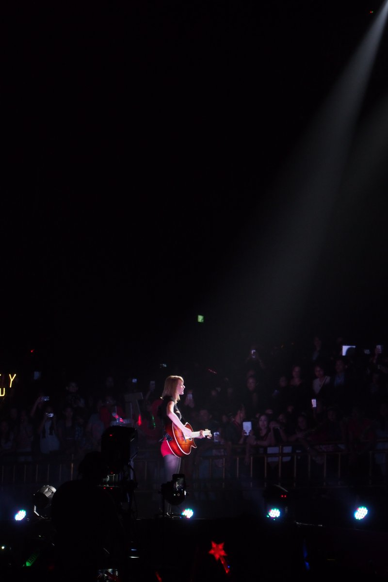 Taylor Swift — June 4 - Jakarta, Indonesia — photo 40