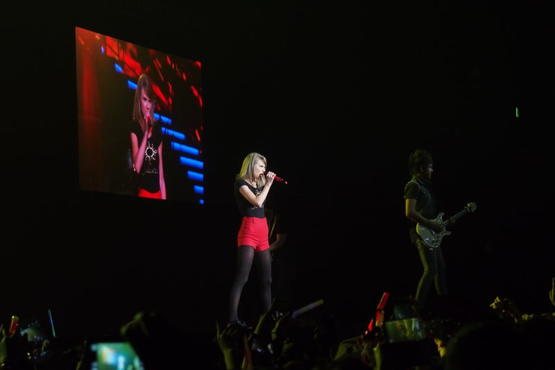 Taylor Swift — June 4 - Jakarta, Indonesia — photo 44