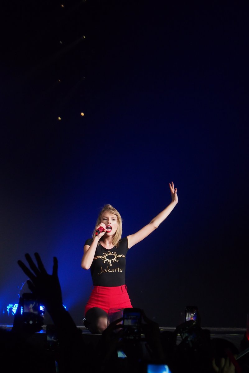 Taylor Swift — June 4 - Jakarta, Indonesia — photo 54