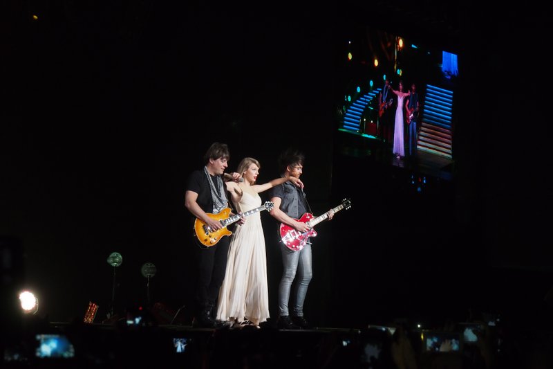 Taylor Swift — June 4 - Jakarta, Indonesia — photo 58