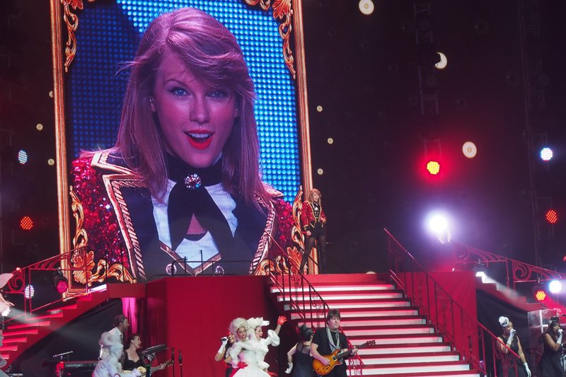 Taylor Swift — June 4 - Jakarta, Indonesia — photo 74