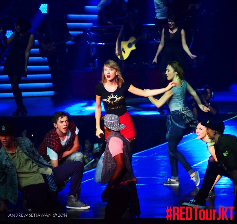 Taylor Swift — June 4 - Jakarta, Indonesia — photo 86