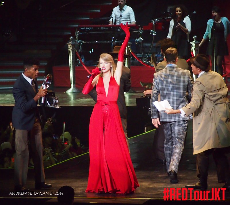 Taylor Swift — June 4 - Jakarta, Indonesia — photo 95
