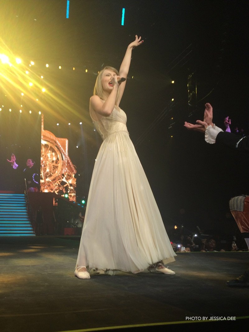 Taylor Swift — June 6 - Manila, Philippines — photo 2