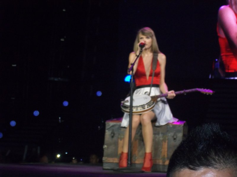 Taylor Swift — June 6 - Manila, Philippines — photo 7