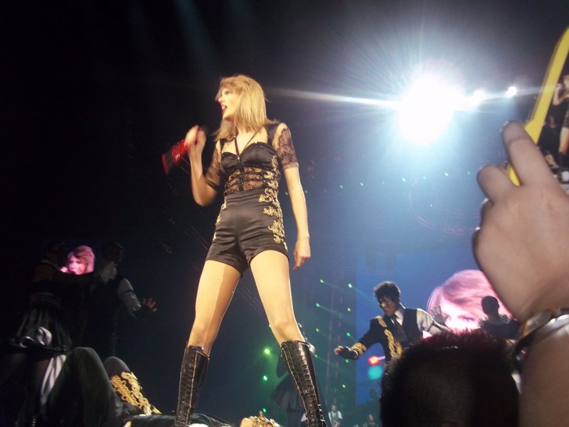Taylor Swift — June 6 - Manila, Philippines — photo 10
