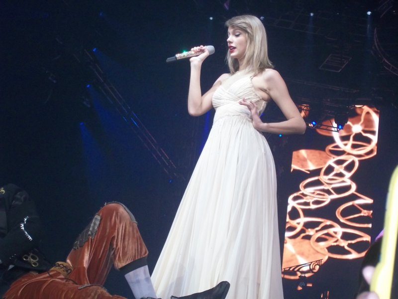 Taylor Swift — June 6 - Manila, Philippines — photo 16