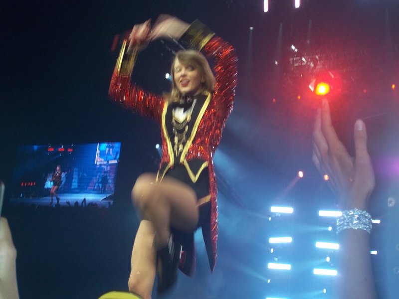 Taylor Swift — June 6 - Manila, Philippines — photo 19