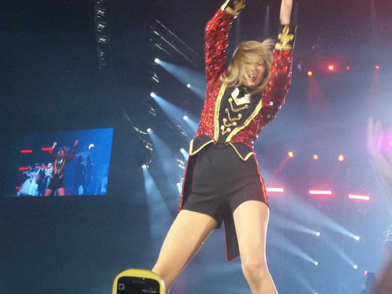 Taylor Swift — June 6 - Manila, Philippines — photo 20