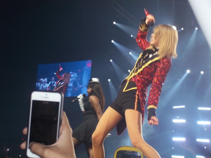 Taylor Swift — June 6 - Manila, Philippines — photo 21