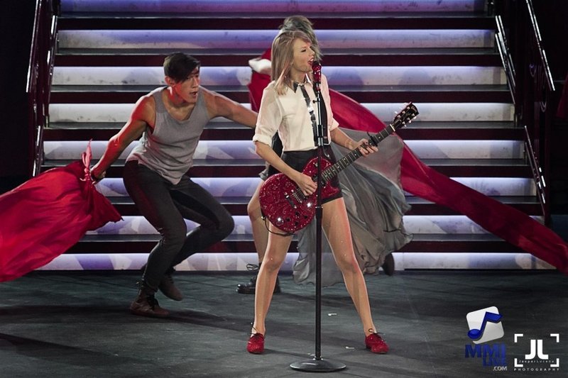 Taylor Swift — June 6 - Manila, Philippines — photo 70