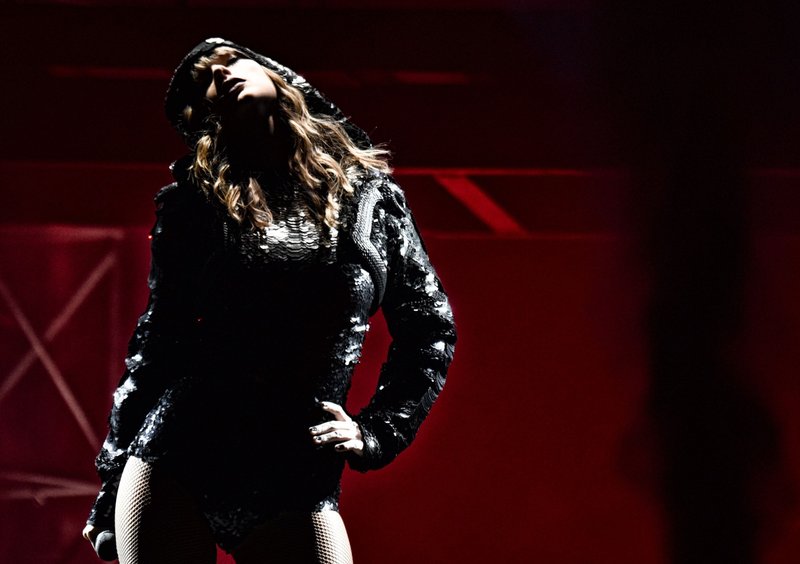 Taylor Swift — June 1 - Chicago, Illinois — photo 2