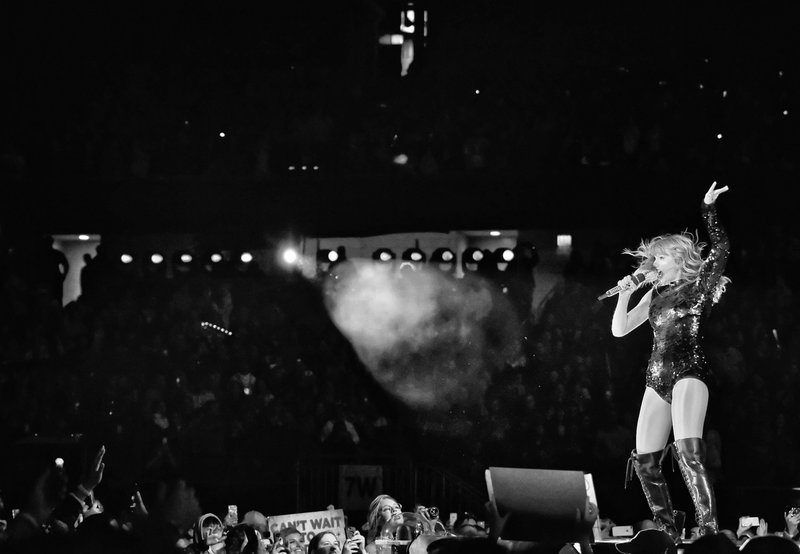 Taylor Swift — June 1 - Chicago, Illinois — photo 6