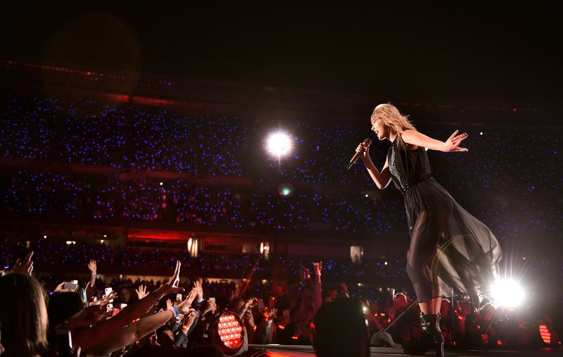 Taylor Swift — June 1 - Chicago, Illinois — photo 10