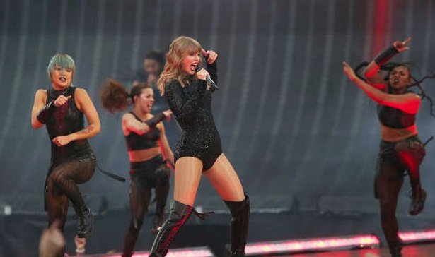 Taylor Swift — June 15 - Dublin, Ireland — photo 5