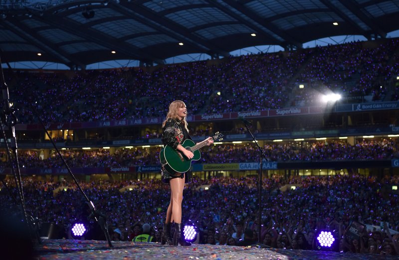 Taylor Swift — June 15 - Dublin, Ireland — photo 11