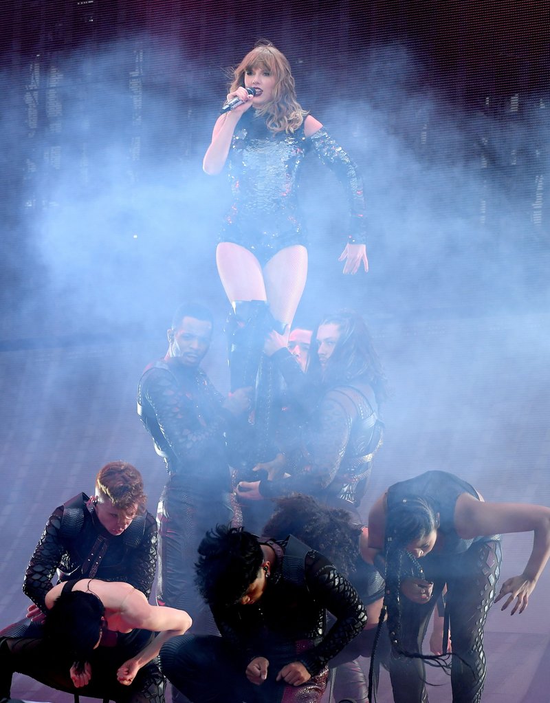 Taylor Swift — June 16 - Dublin, Ireland — photo 5