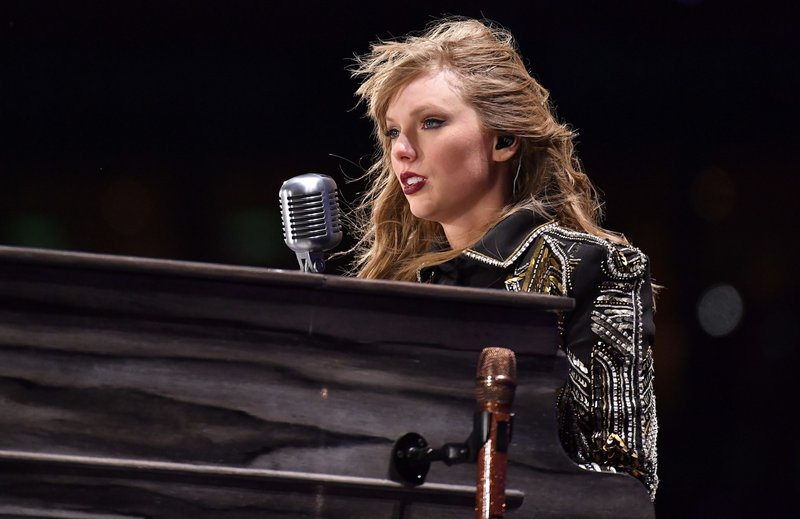 Taylor Swift — June 16 - Dublin, Ireland — photo 11