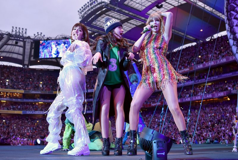 Taylor Swift — June 16 - Dublin, Ireland — photo 16