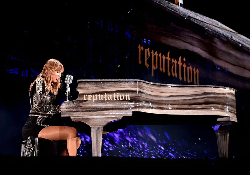 Taylor Swift — June 2 - Chicago, Illinois — photo 5