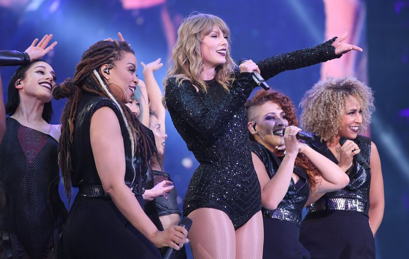 Taylor Swift — June 22 -  London, United Kingdom — photo 41