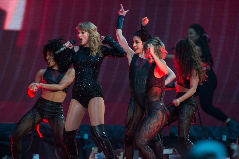 Taylor Swift — June 22 -  London, United Kingdom — photo 49