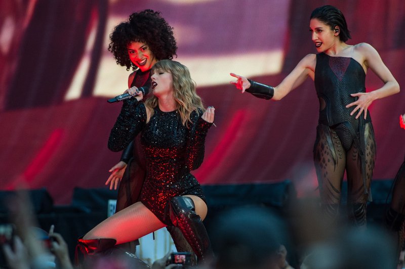 Taylor Swift — June 22 -  London, United Kingdom — photo 63