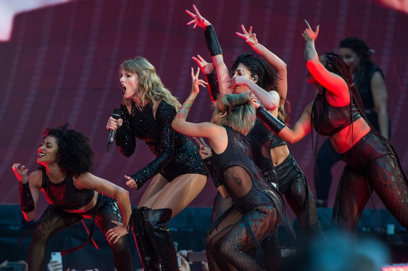 Taylor Swift — June 22 -  London, United Kingdom — photo 69