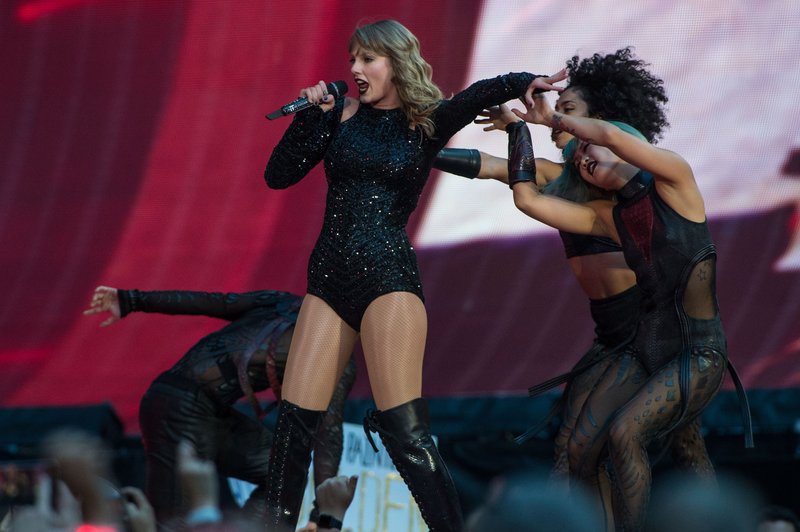Taylor Swift — June 22 -  London, United Kingdom — photo 70