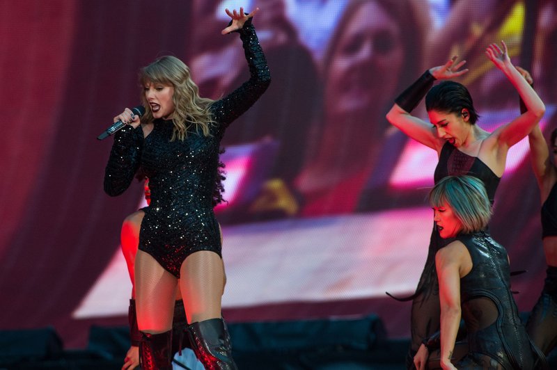Taylor Swift — June 22 -  London, United Kingdom — photo 74