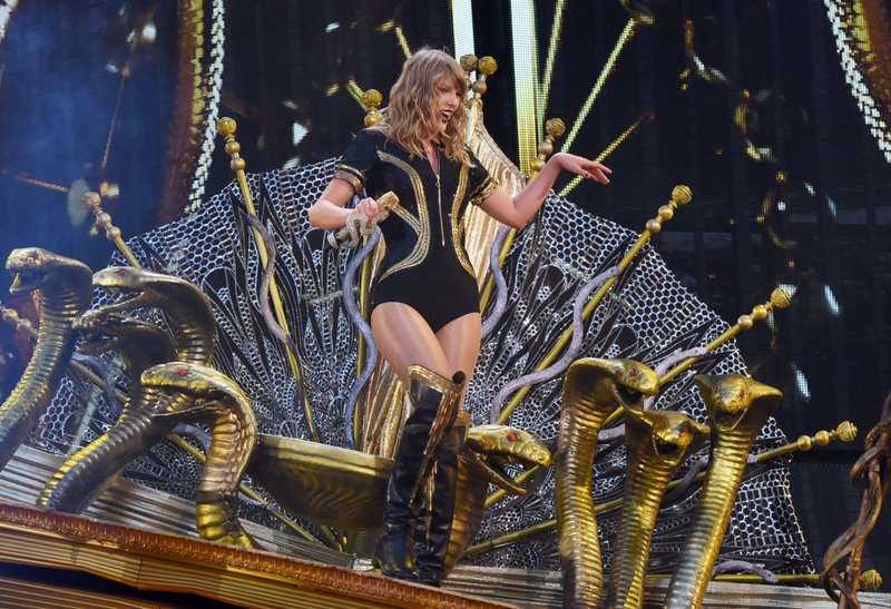 Taylor Swift — June 22 -  London, United Kingdom — photo 91