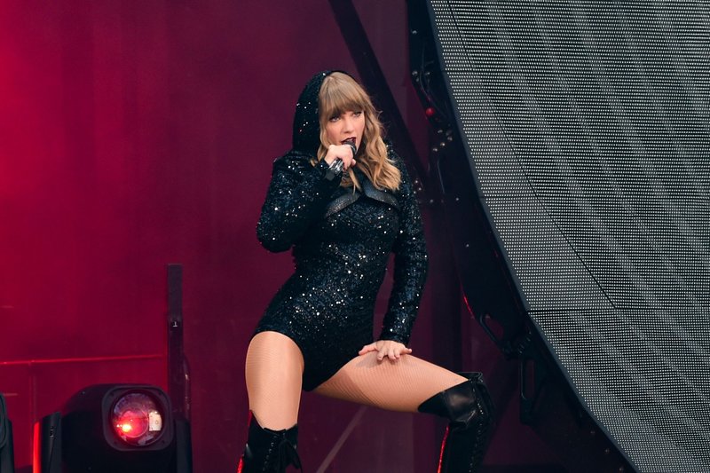Taylor Swift — June 22 -  London, United Kingdom — photo 101