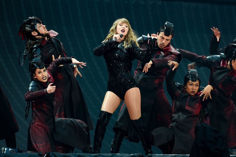 Taylor Swift — June 22 -  London, United Kingdom — photo 111