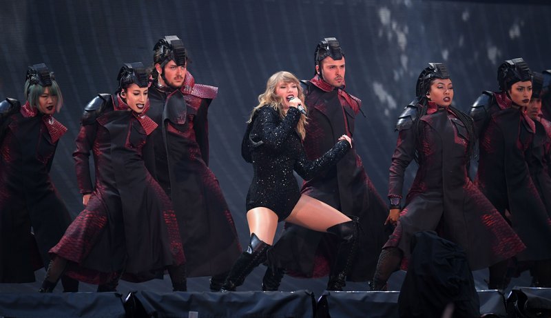 Taylor Swift — June 22 -  London, United Kingdom — photo 116