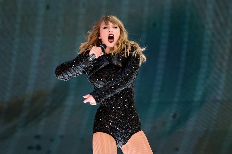 Taylor Swift — June 22 -  London, United Kingdom — photo 117