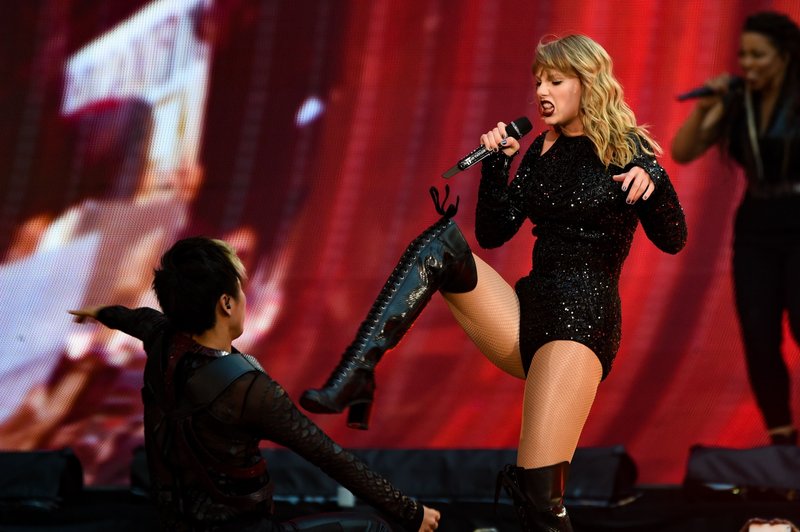 Taylor Swift — June 22 -  London, United Kingdom — photo 121