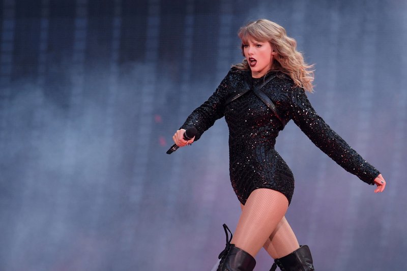 Taylor Swift — June 22 -  London, United Kingdom — photo 133