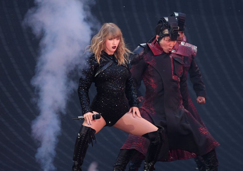 Taylor Swift — June 22 -  London, United Kingdom — photo 147