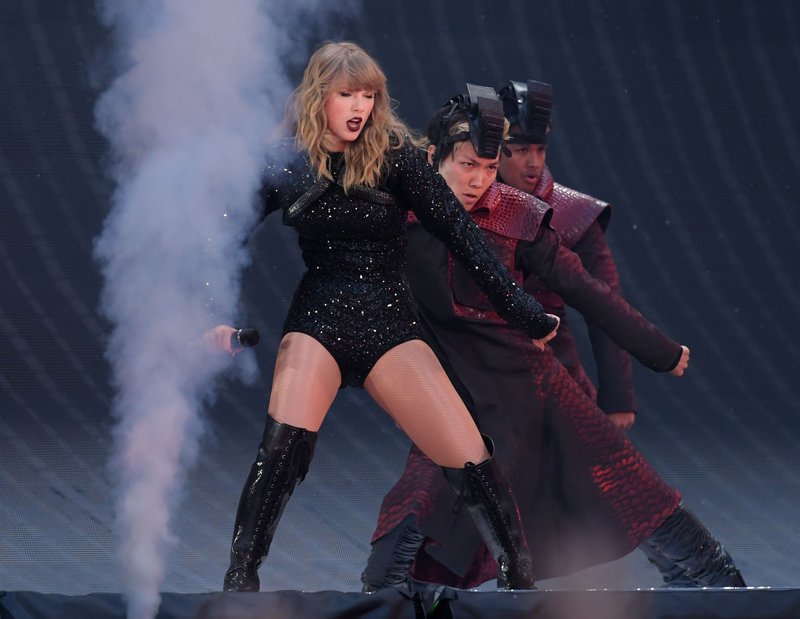 Taylor Swift — June 22 -  London, United Kingdom — photo 148