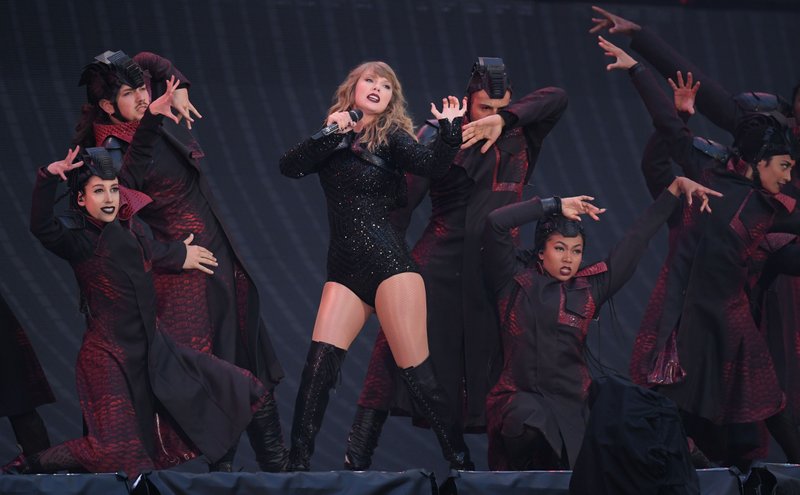 Taylor Swift — June 22 -  London, United Kingdom — photo 149